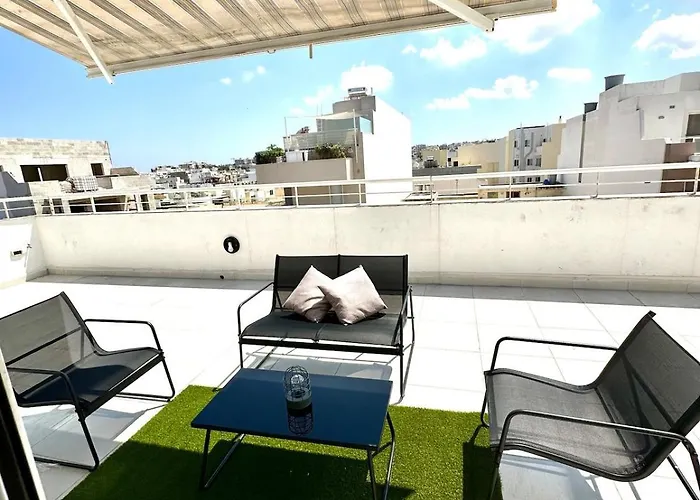 Daire Swieqi - Penthouse- 3 Bedroom *
