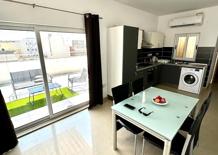 Daire Swieqi - Penthouse- 3 Bedroom Is-Swieqi